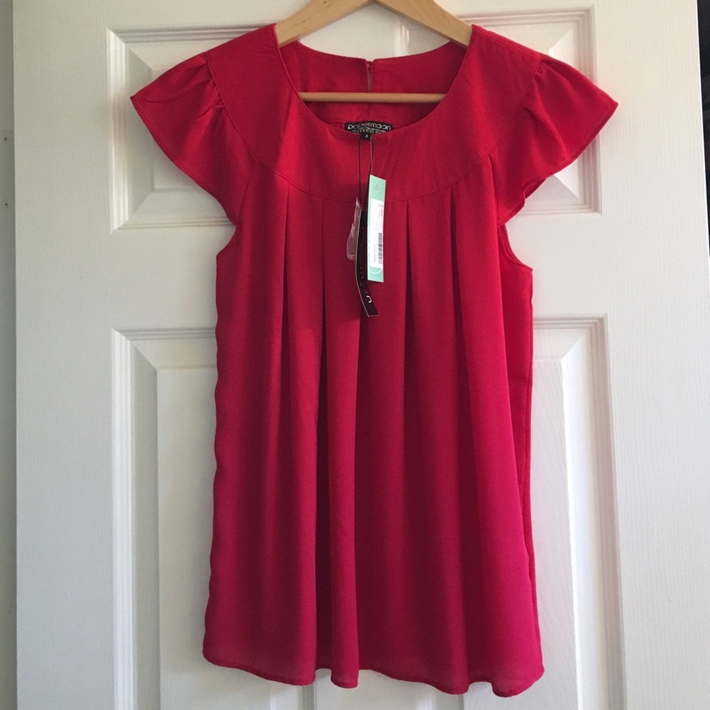 NWT Stitch Fix Papermoon Red pleated front blouse